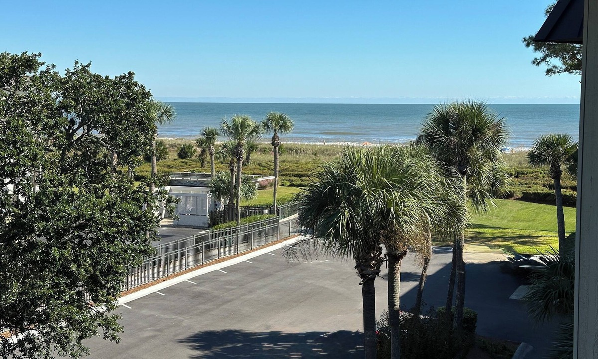 Hilton Head Island Condo | Totally Beachin' Coligny OceanViews w/new bikes/chairs