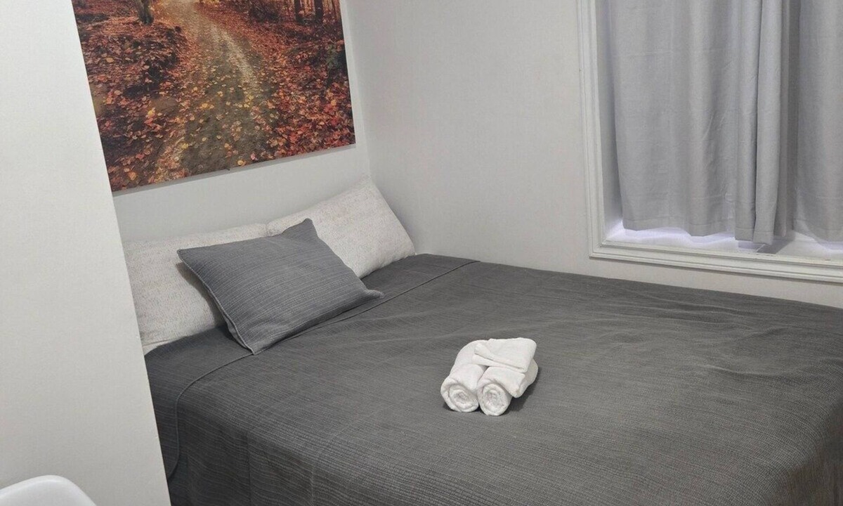 ByWard Market Apartment | Totally Private 1-bedroom Apt Downtown Ottawa 284D