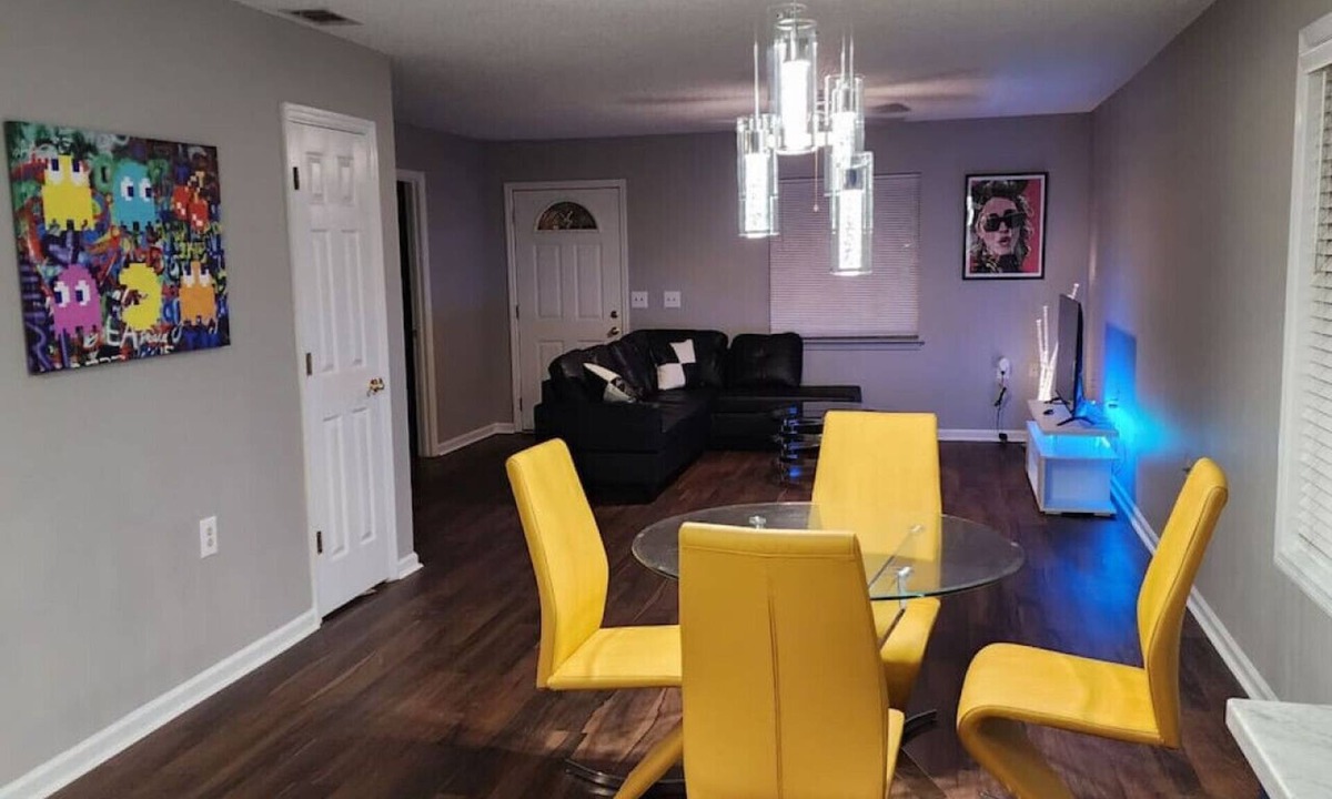 Midway House | Totally Rad Pad at Mid Way Retro Retreat