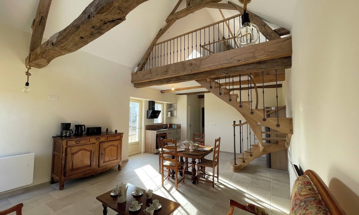 Brehemont House | Tourangelles Stables