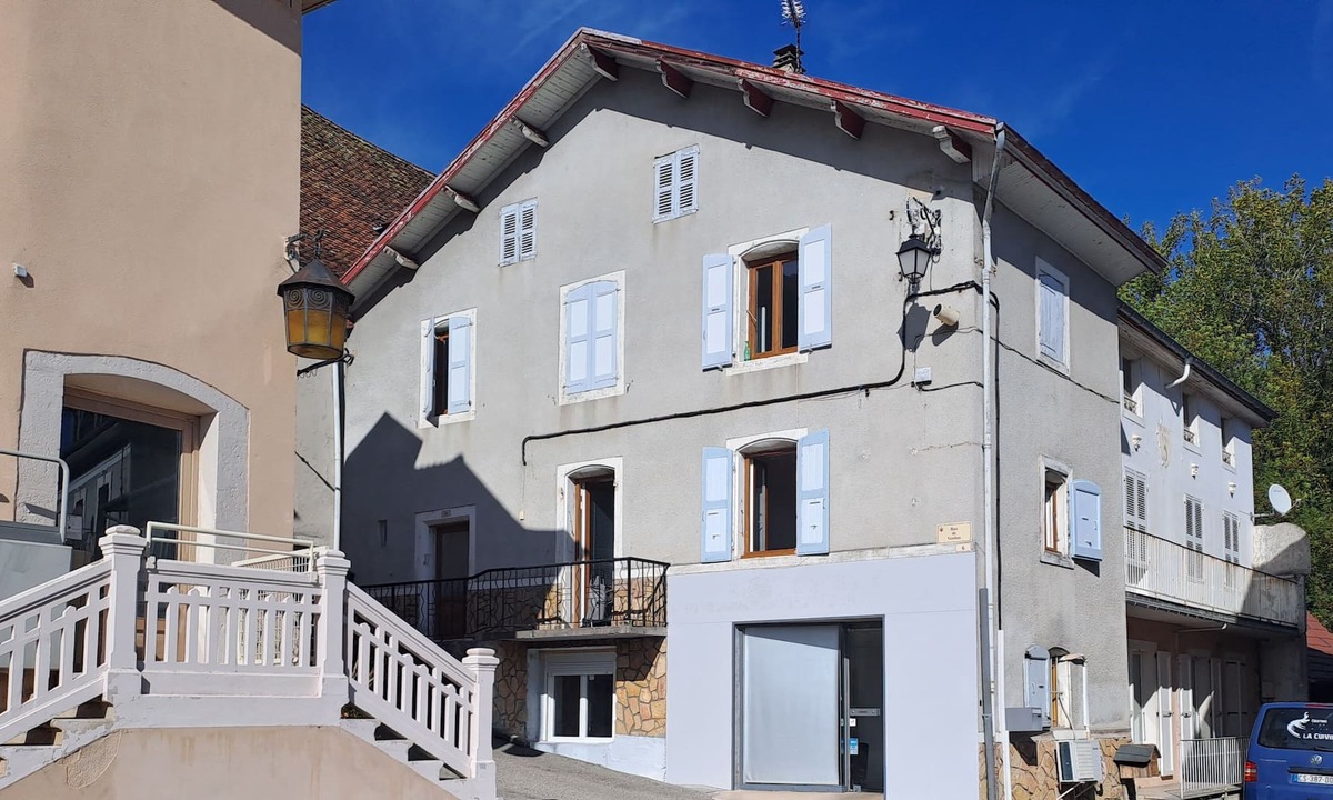 Saint-Geoire-en-Valdaine Apartment | Tourist accommodation