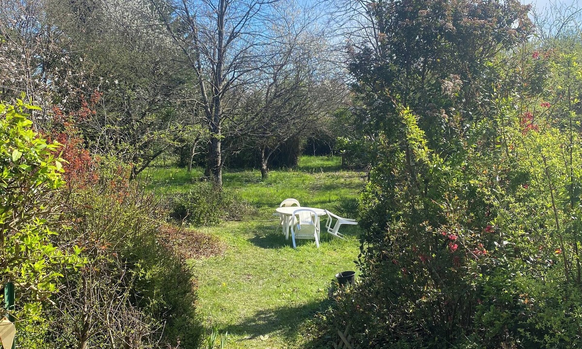 Fondettes House | Town/country house 6 km from Tours, fitted kitchen, garden, pets welcome.