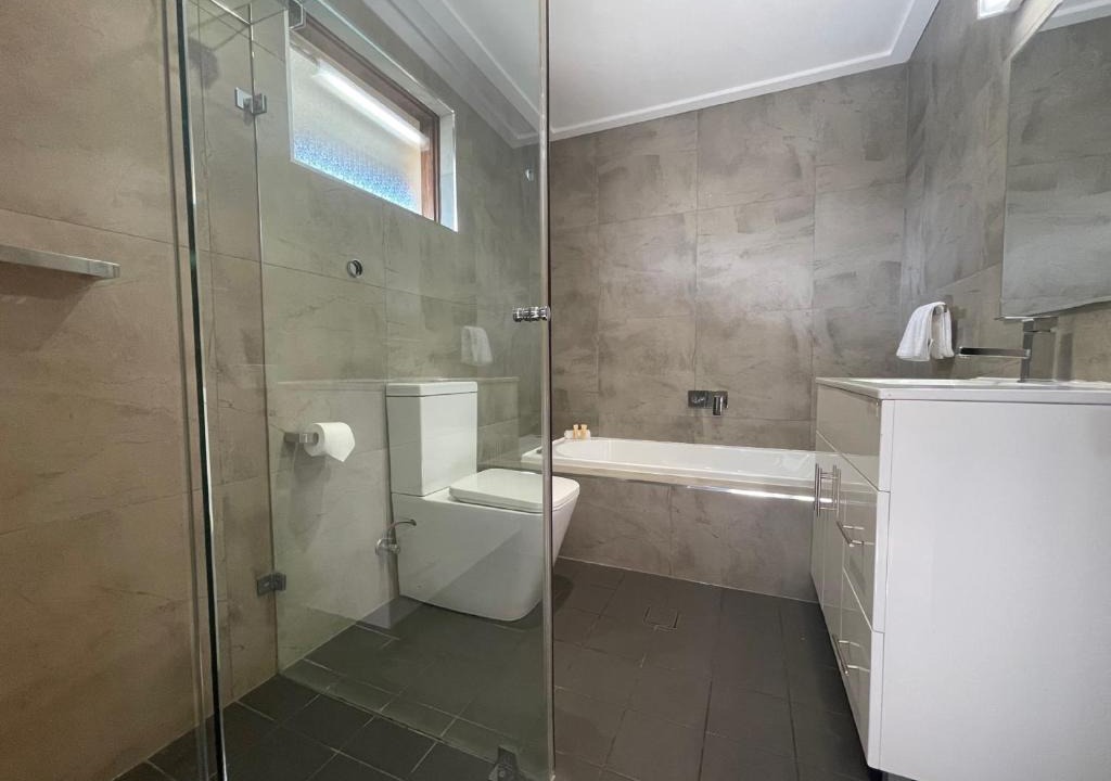 Forbes Hotel | Town & Country Motor Inn