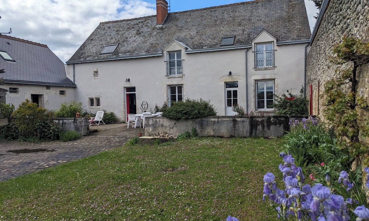 La Chaussee-Saint-Victor House | Town house, quiet, spacious