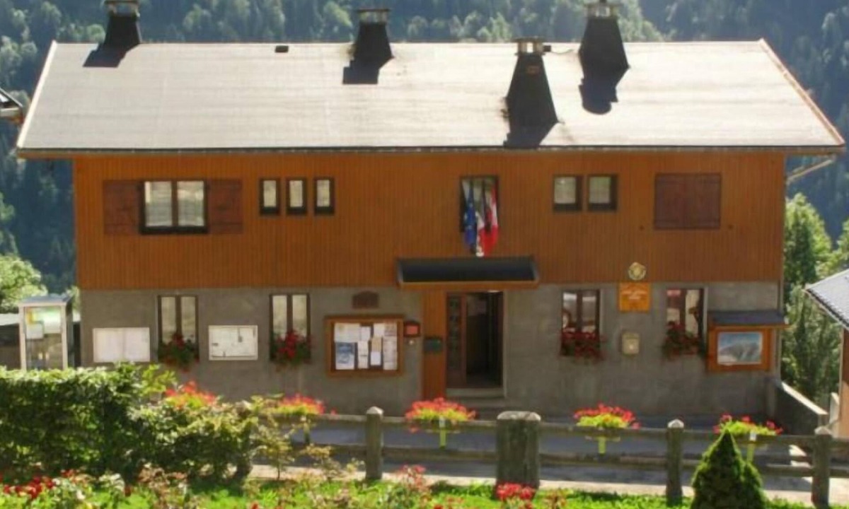 Montsapey House | Town Hall 1 - MONTSAPEY