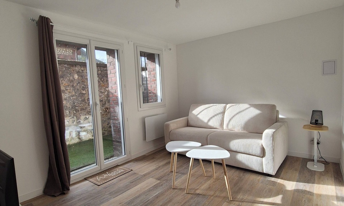 Coteaux Ouest House | Town house in Rouen, 2mins walk from public transport