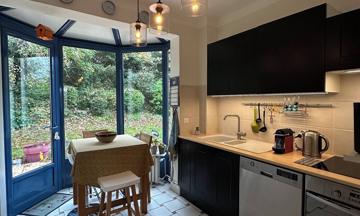 Universite House | Town house with garden and parking