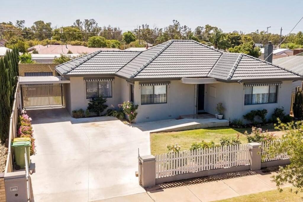 Echuca House | Town, Train, Pubs & River all close by