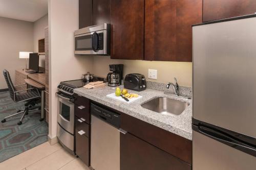 Schaumburg Hotel | TownePlace Suites by Marriott Chicago Schaumburg