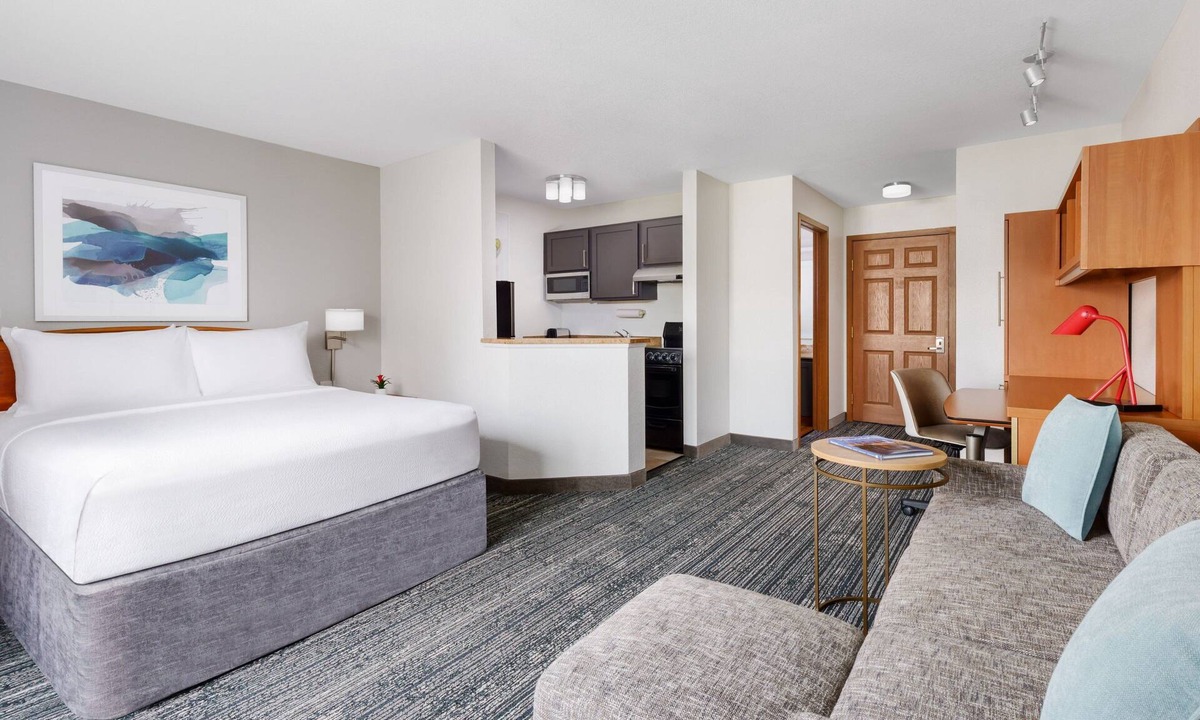 Horsham Hotel | Towneplace Suites by Marriott Horsham