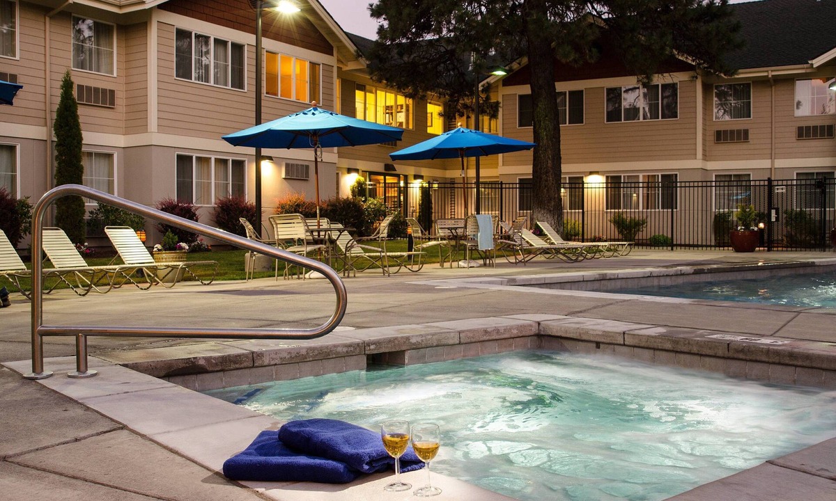 Southern Crossing Hotel | TownePlace Suites by Marriott Bend