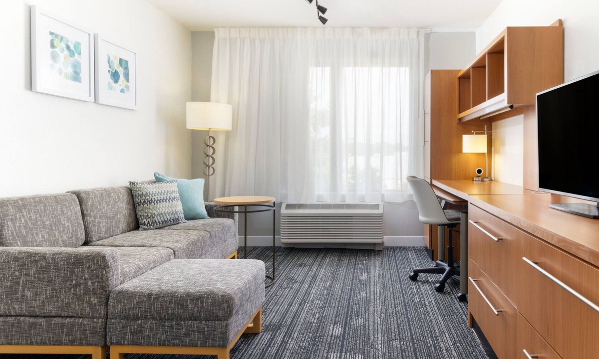 Erie Hotel | TownePlace Suites Erie