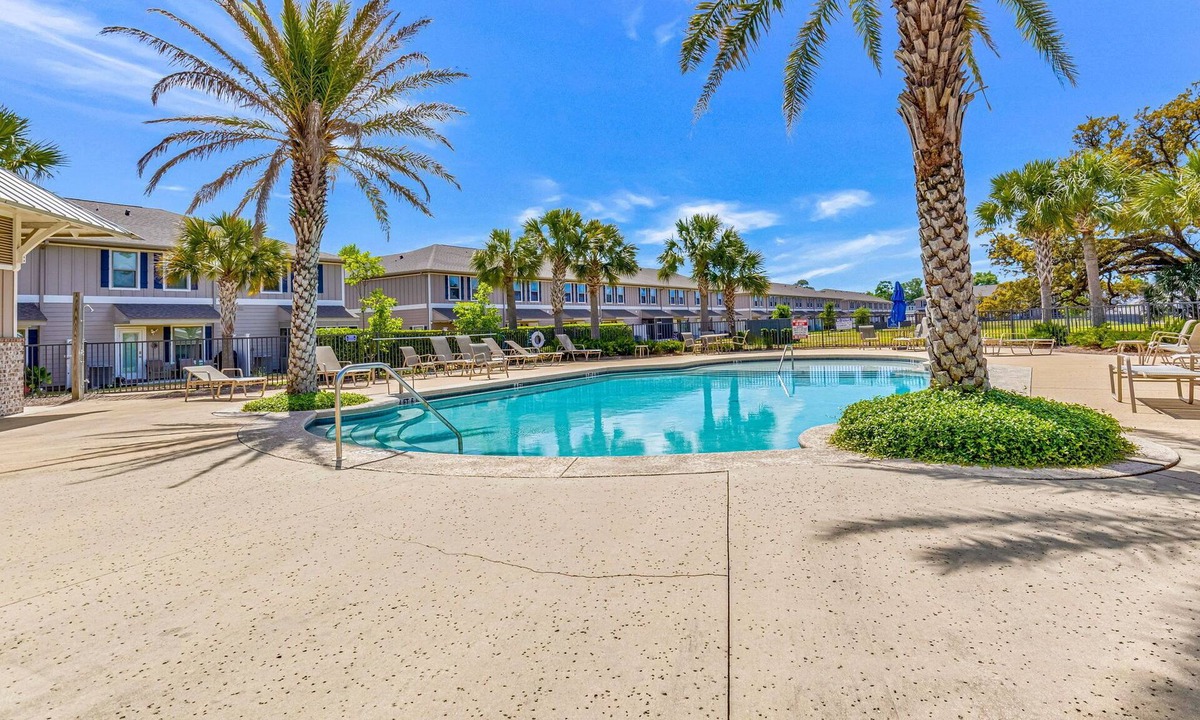 South Pensacola House | Townhome 3 BR Downtown Pensacola w/POOL