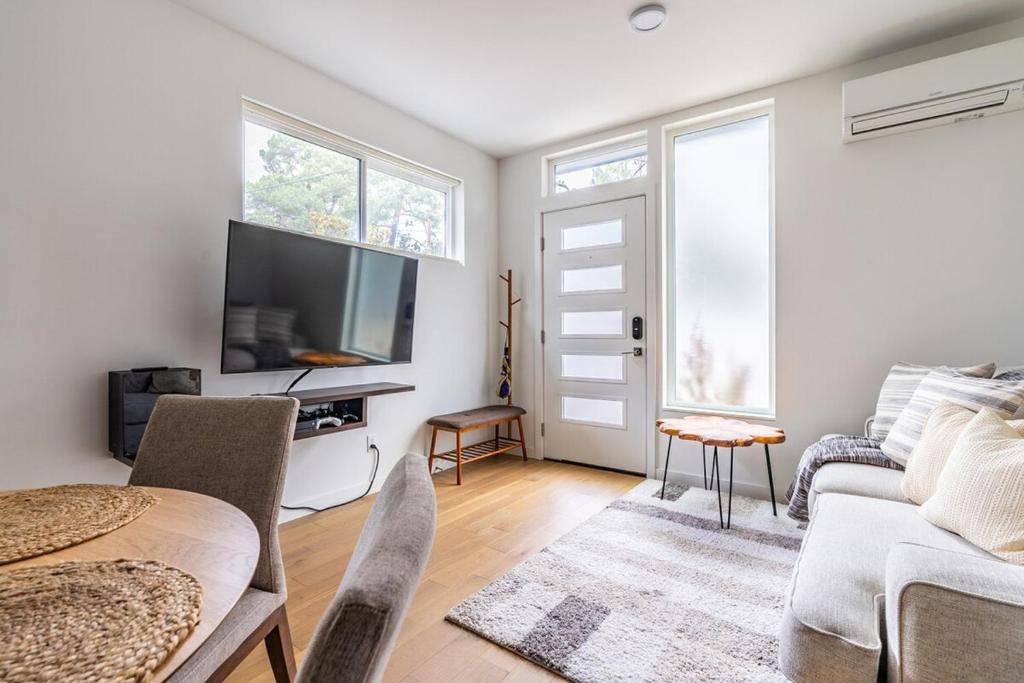 Phinney Ridge House | Townhome Amazing Rooftop Views