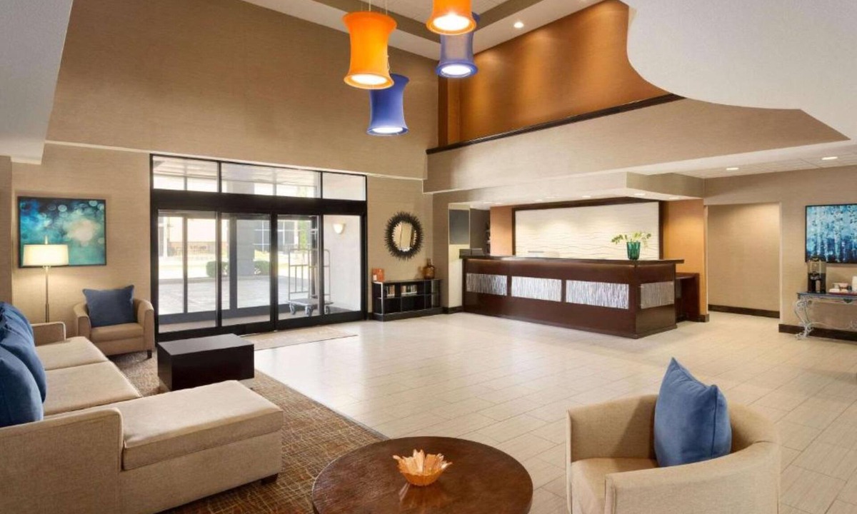 Cordova Hotel | Townhome Inn And Suites