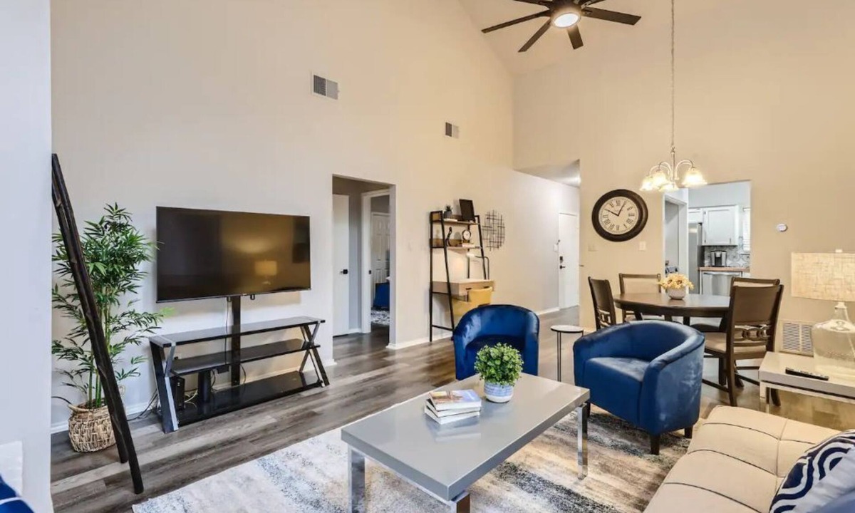 North San Antonio - SAT House | Townhome Medical Ctr/Six Flags/La Cantera/Rim