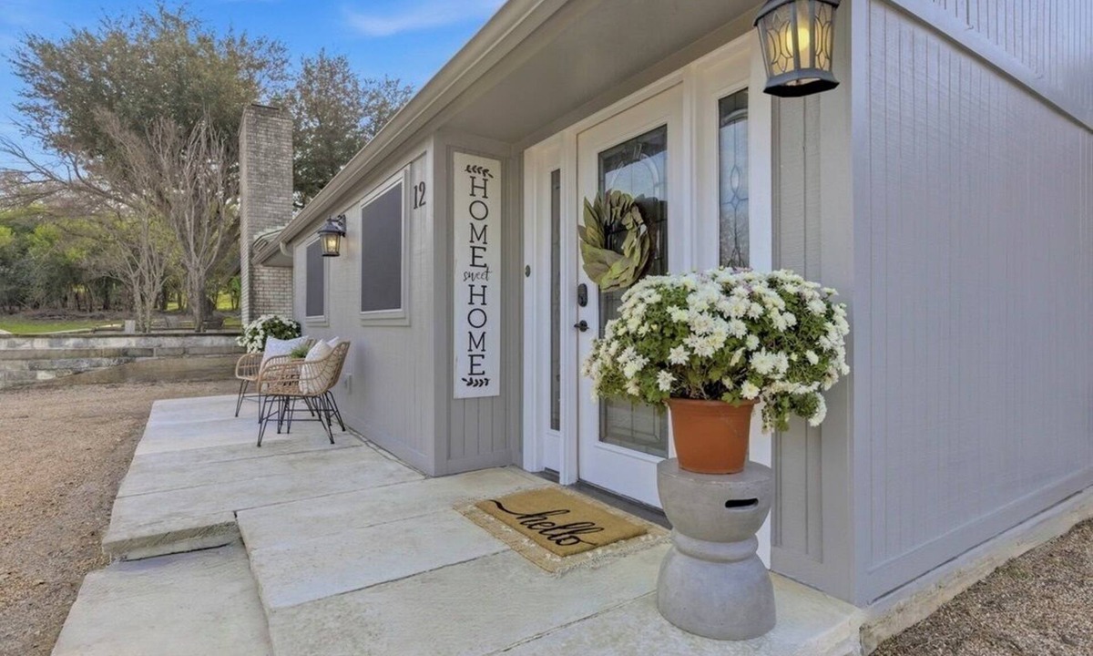 Salado House | Townhome on Mill Creek Golf Course with onsite golf cart rental