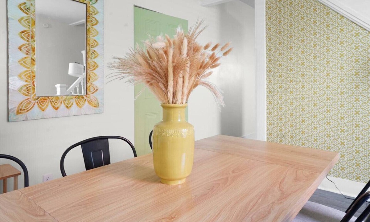 Near Northside Apartment | Townhome Sleeps 8, Pet Friendly!