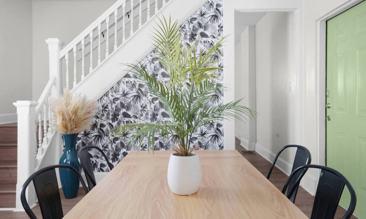 Near Northside Apartment | Townhome Sleeps 8, Pet Friendly!
