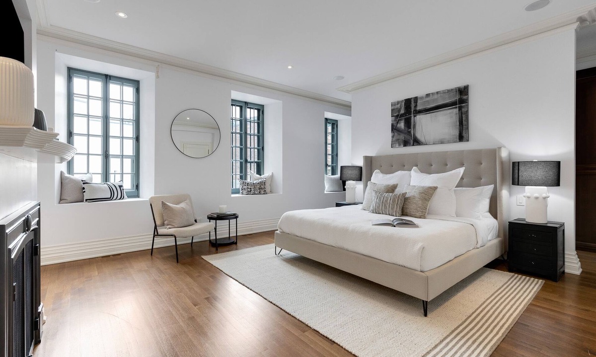 International District House | TownHouse 4BDR-5BA Old Mtl Terrasse/ Parking