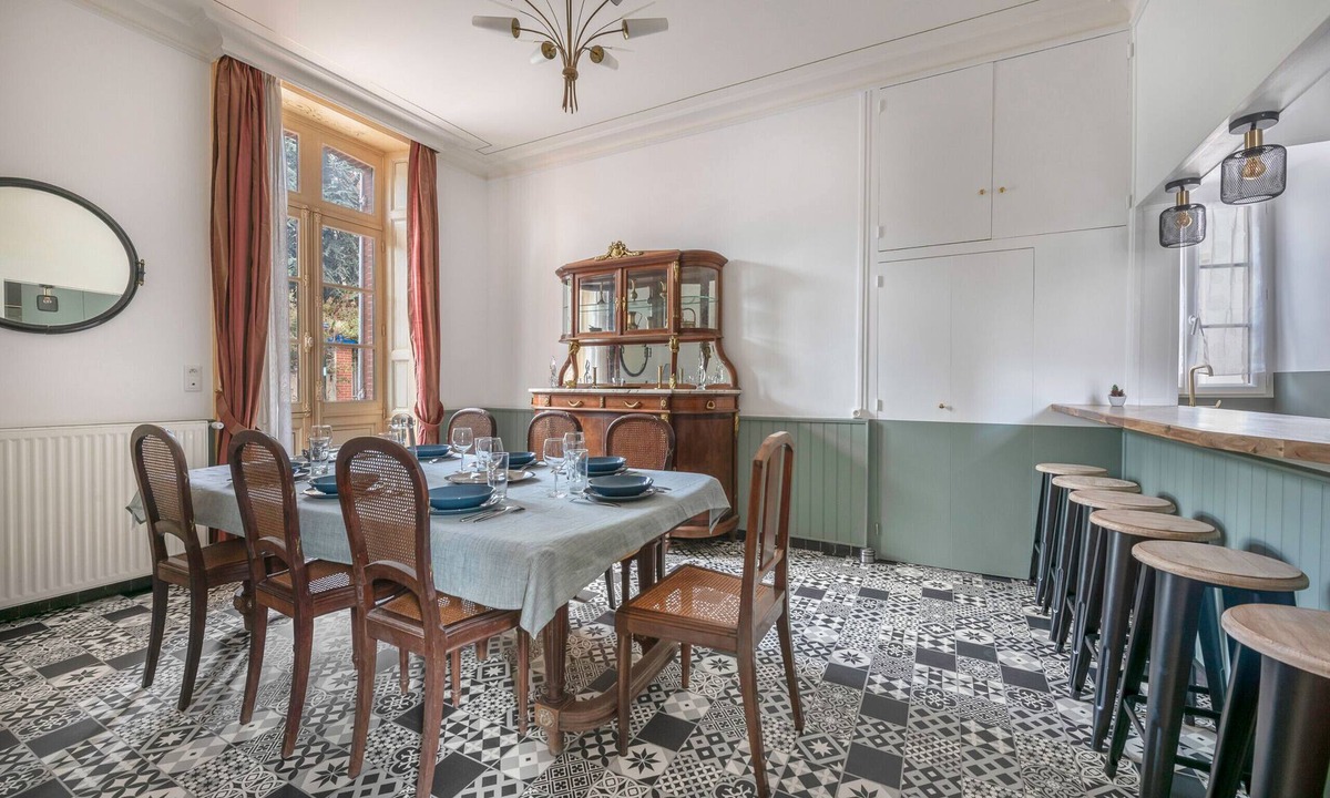 Pornic Ski Chalet | Townhouse for 7 in the upper town