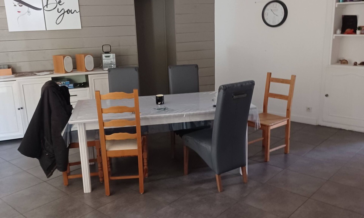 Port-Brillet House | townhouse for rent