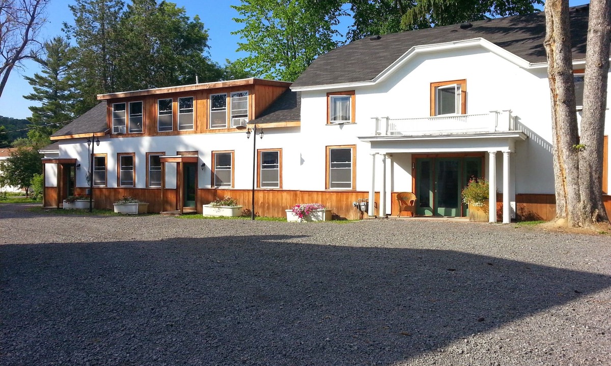 Richfield Springs House | Townhouse Hotel