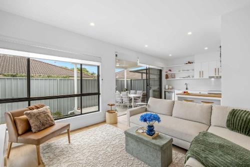 Marks Point House | Townhouse in Marks Point