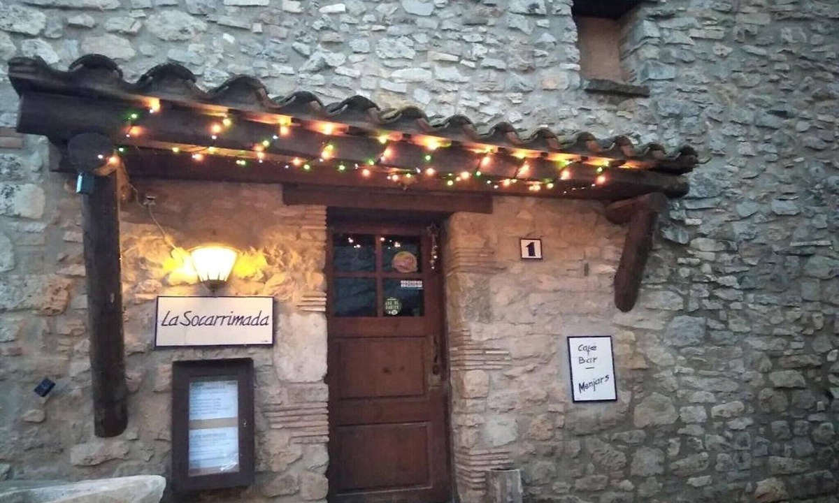Rojals House | Townhouse in Rojals