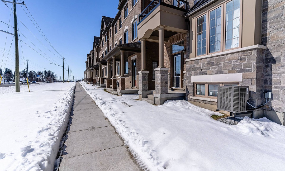 Whitby House | Townhouse near the conservation areas