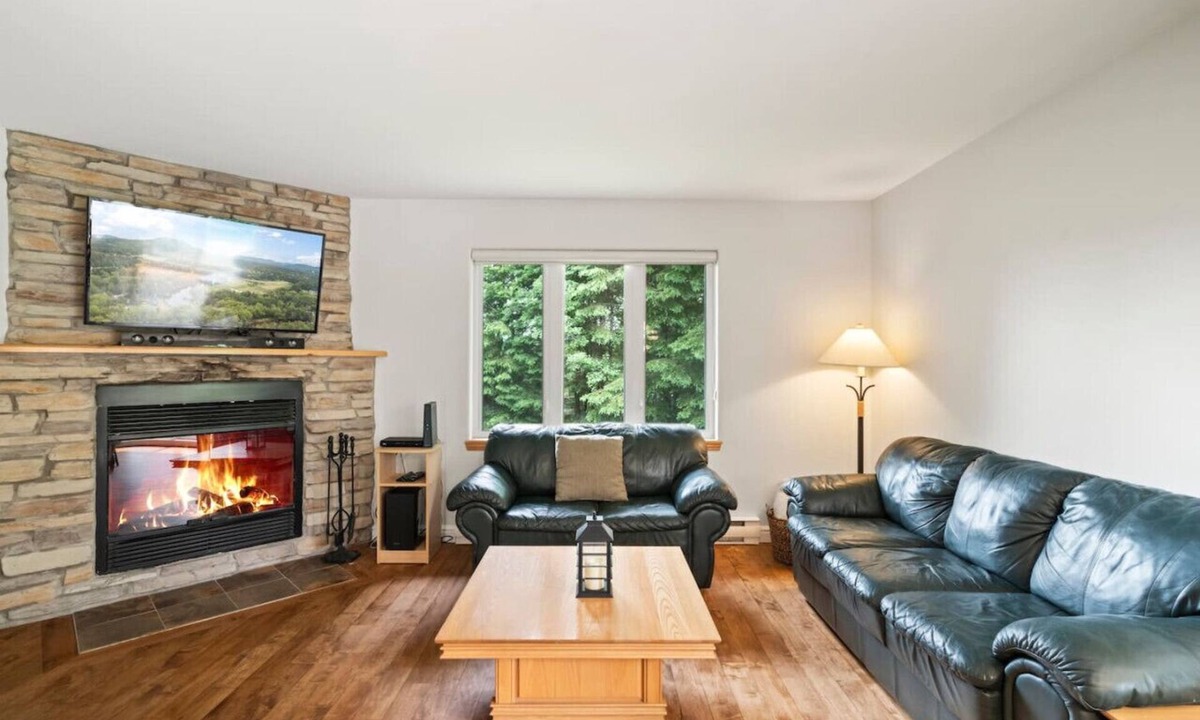 Mont-Tremblant Villa | Townhouse on the Golf w/Pool Access -Aiglon 1748
