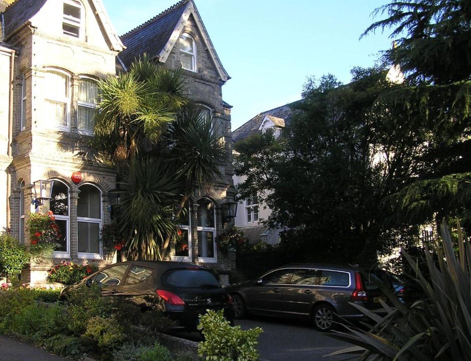 Truro House | TOWNHOUSE ROOMS