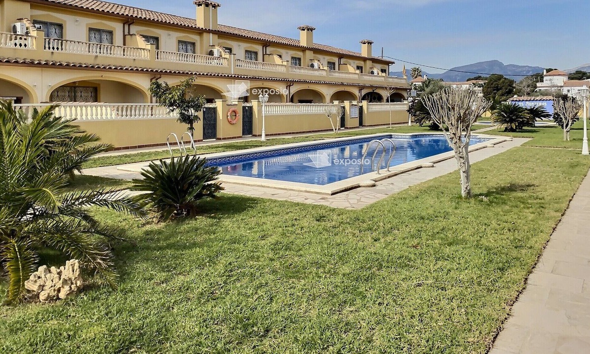 Costa del Zefir House | Townhouse with pool and barbecue, 5 min from the beach