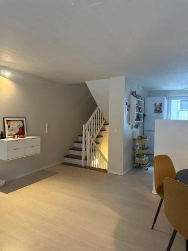 Aalborg Midtby Apartment | Townhouse with free parking