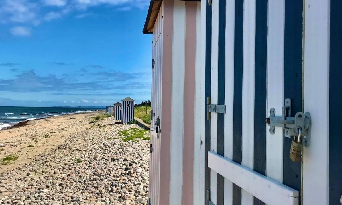 Rageleje Villa | Træhus ved Strand. TV Free House
