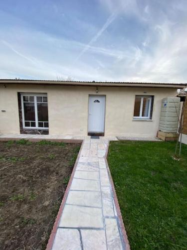Louvres Apartment | Très belle maison neuve F2 avec grand jardin