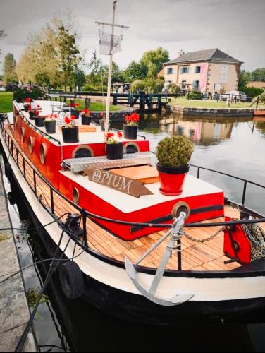 Hede Boat Rental | Très jolie péniche à louer