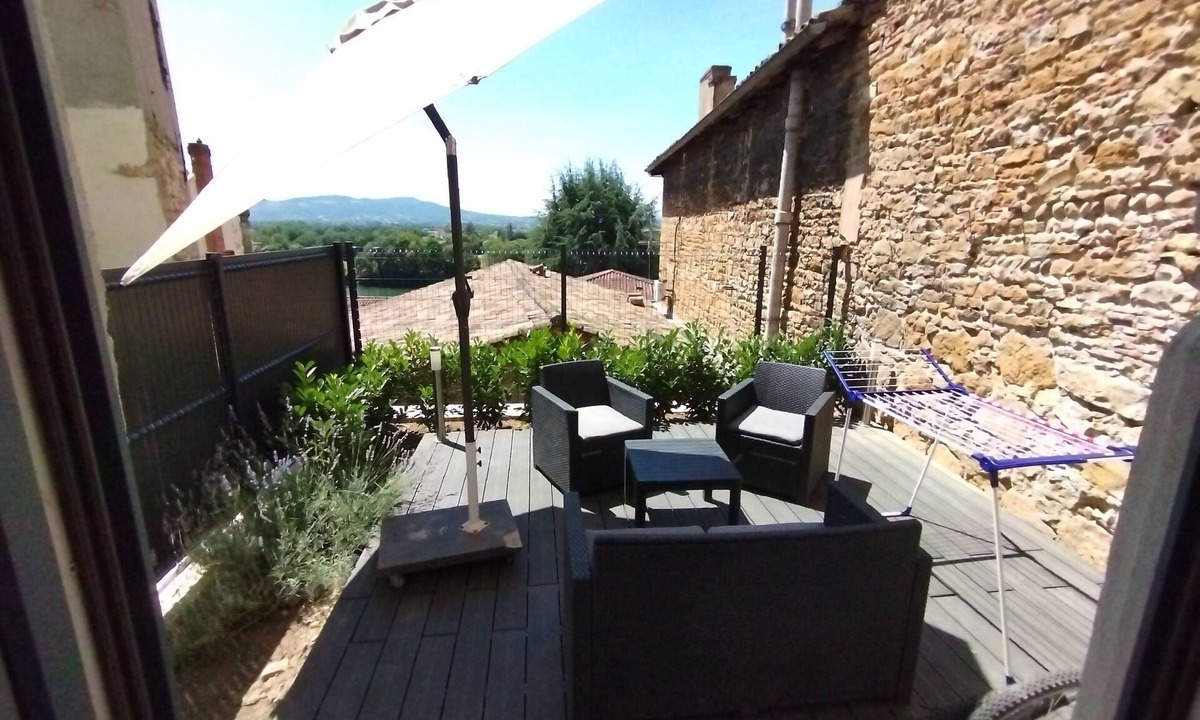 Trevoux Apartment | Trévoux: Loft Ravissant Avec Terrasse