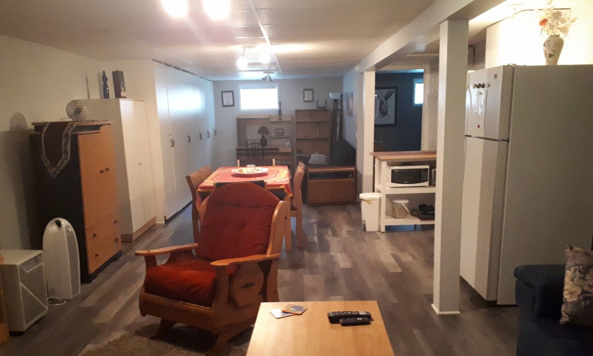 Ste-Lucie-des-Laurentides Apartment | Très Grand Loft à Louer Près de Val-david