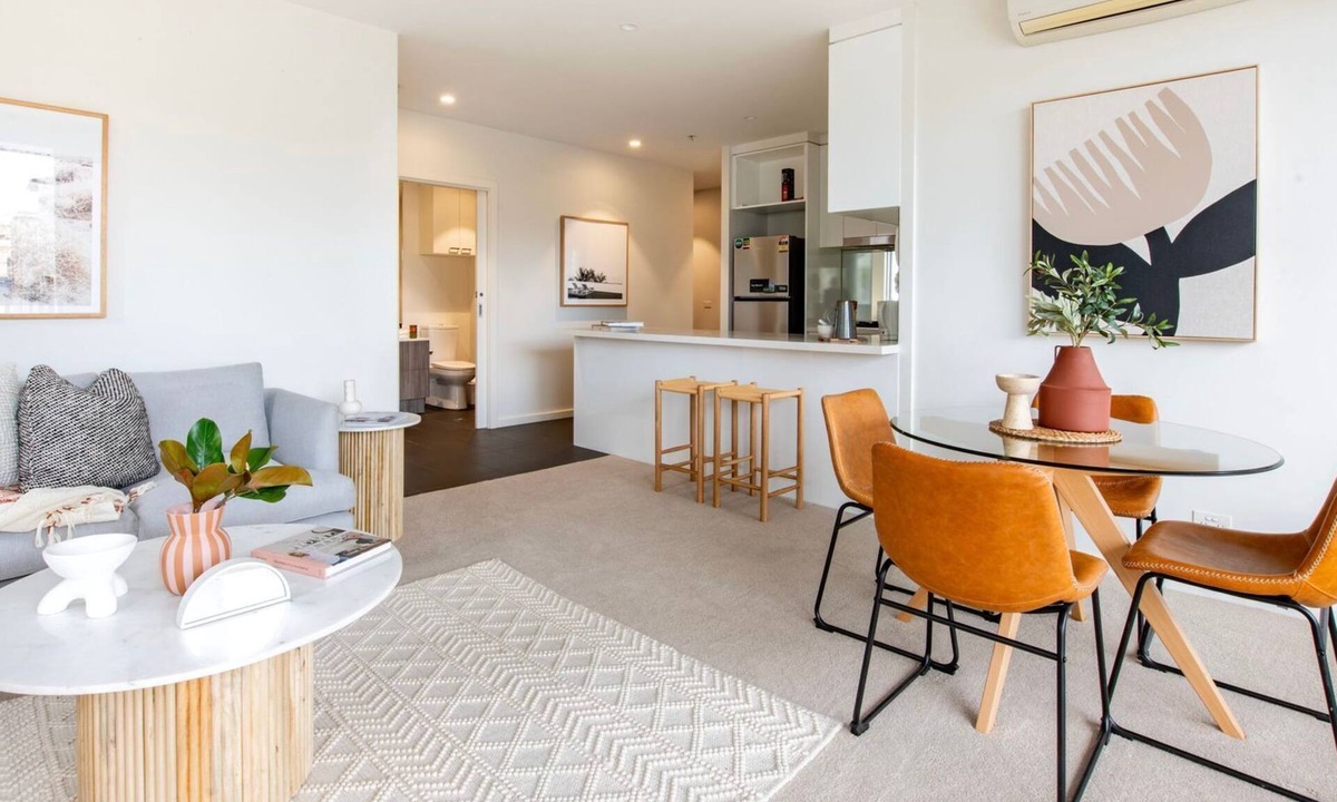 Moonee Ponds Apartment | Trackside Escape by Moonee Valley Racecourse