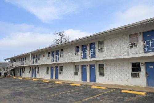 Jacksonville Hotel | Trade Wind Motel Jacksonville TX US 69