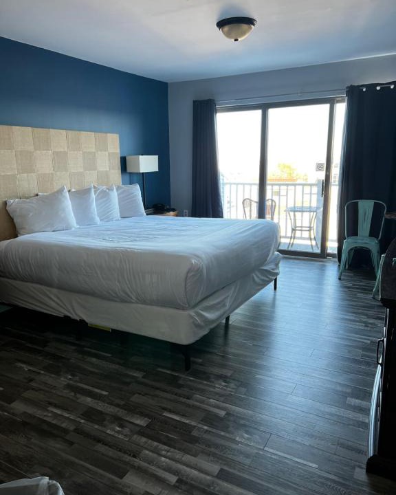 Rockland Apartment | Trade Winds on the Bay