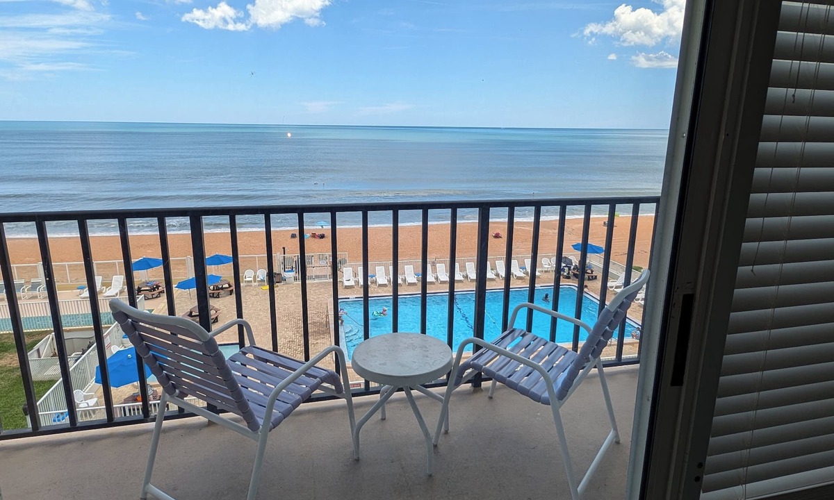 Ormond-by-the-Sea Apartment | Traders Inn Beach Club