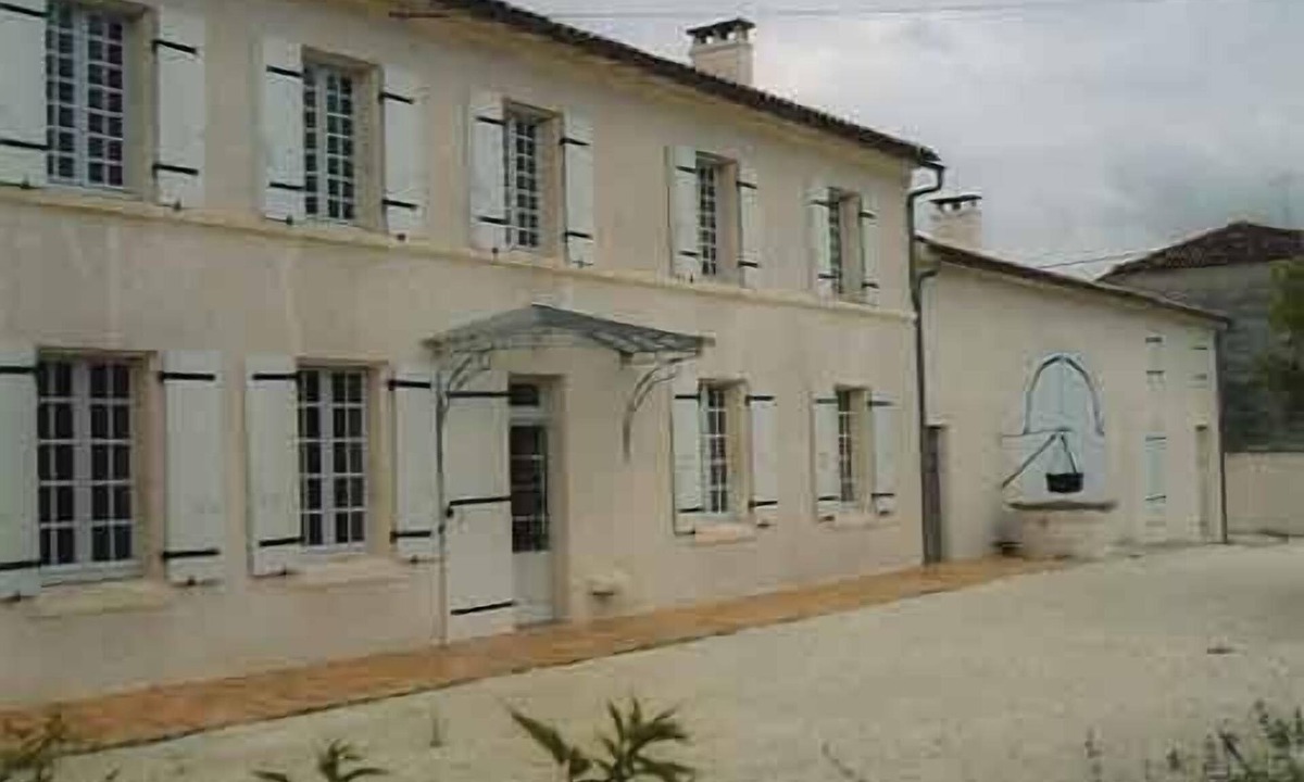 Salignac-sur-Charente House | Traditional Charentes house