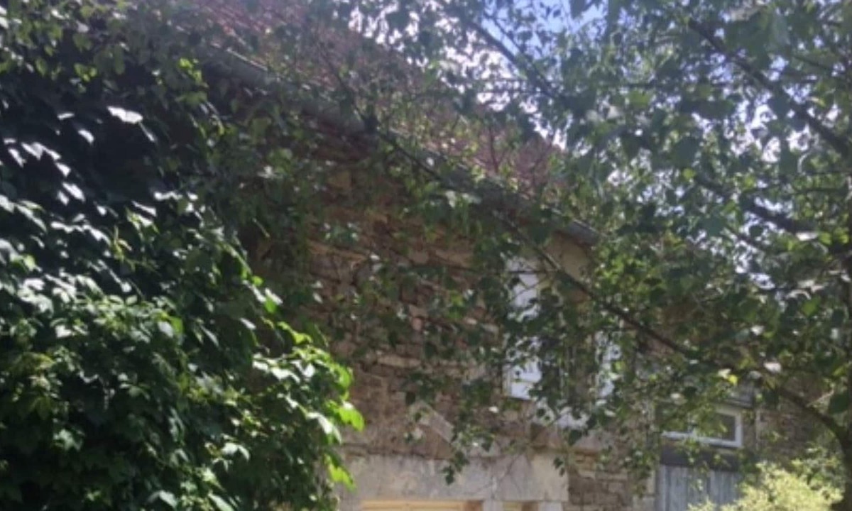 La Motte-Ternant House | Traditional and spacious converted barn conversion