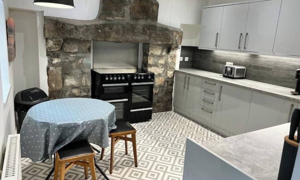 Elgin House | Traditional detached farm steading conversion