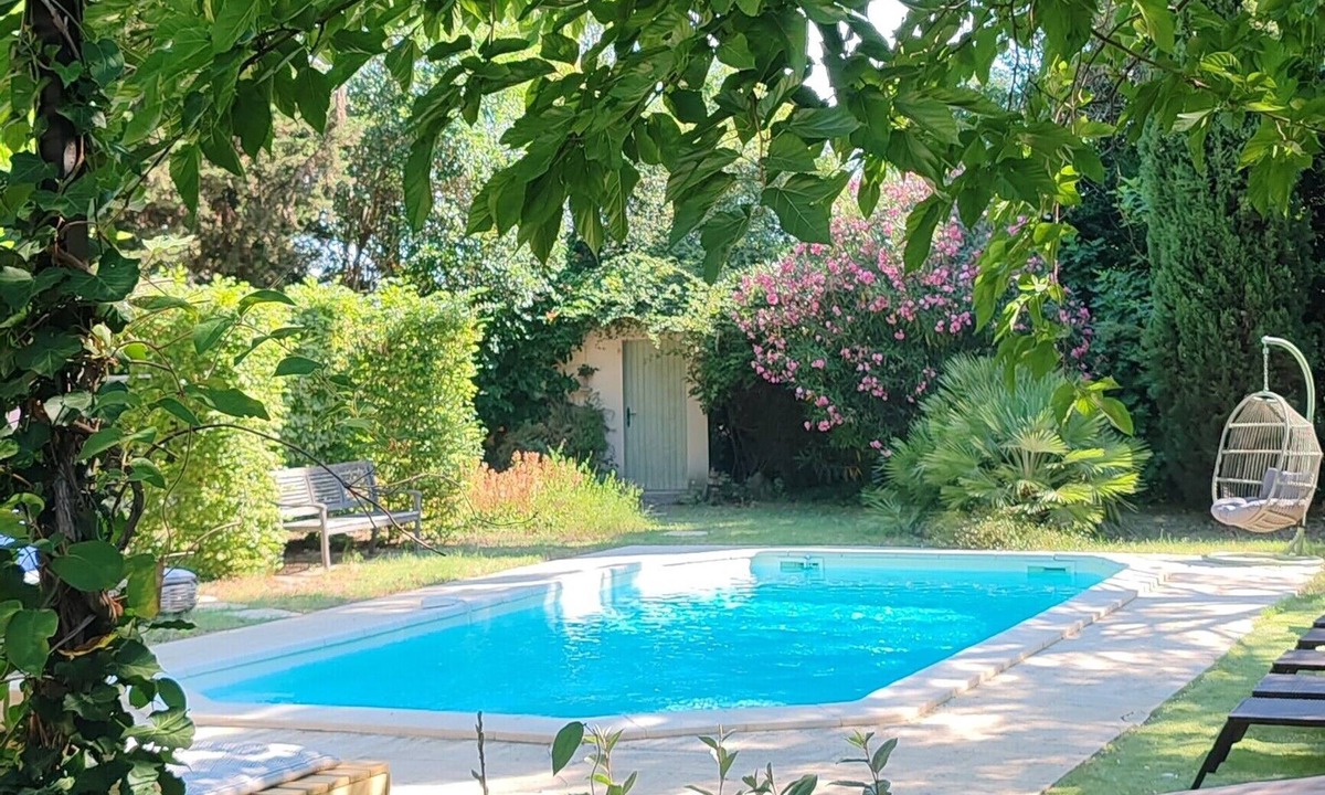 Camaret-sur-Aigues House | Traditional mill with heated pool 15p