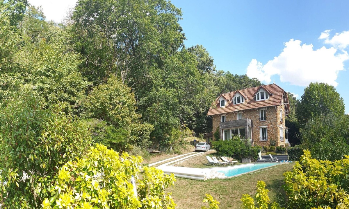 Palaiseau House | Traditional French house with pool and forest, 30 'away from Paris center by RER