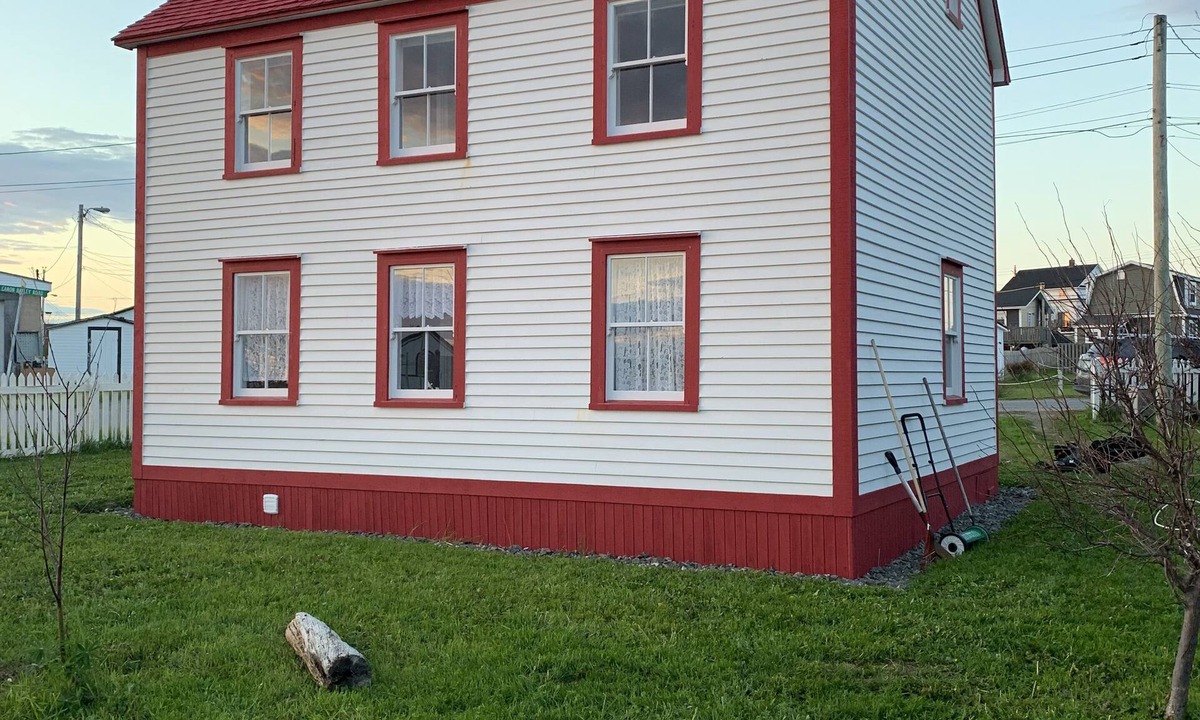 Bonavista House | Traditional Home In The Centre Of Town