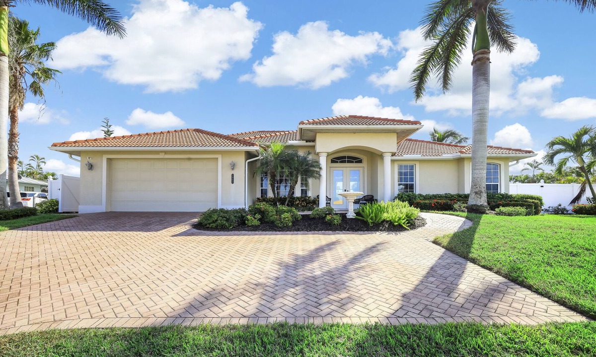 Marco Island House | Traditional Inland Home | Pool/Spa/Steps to Shops